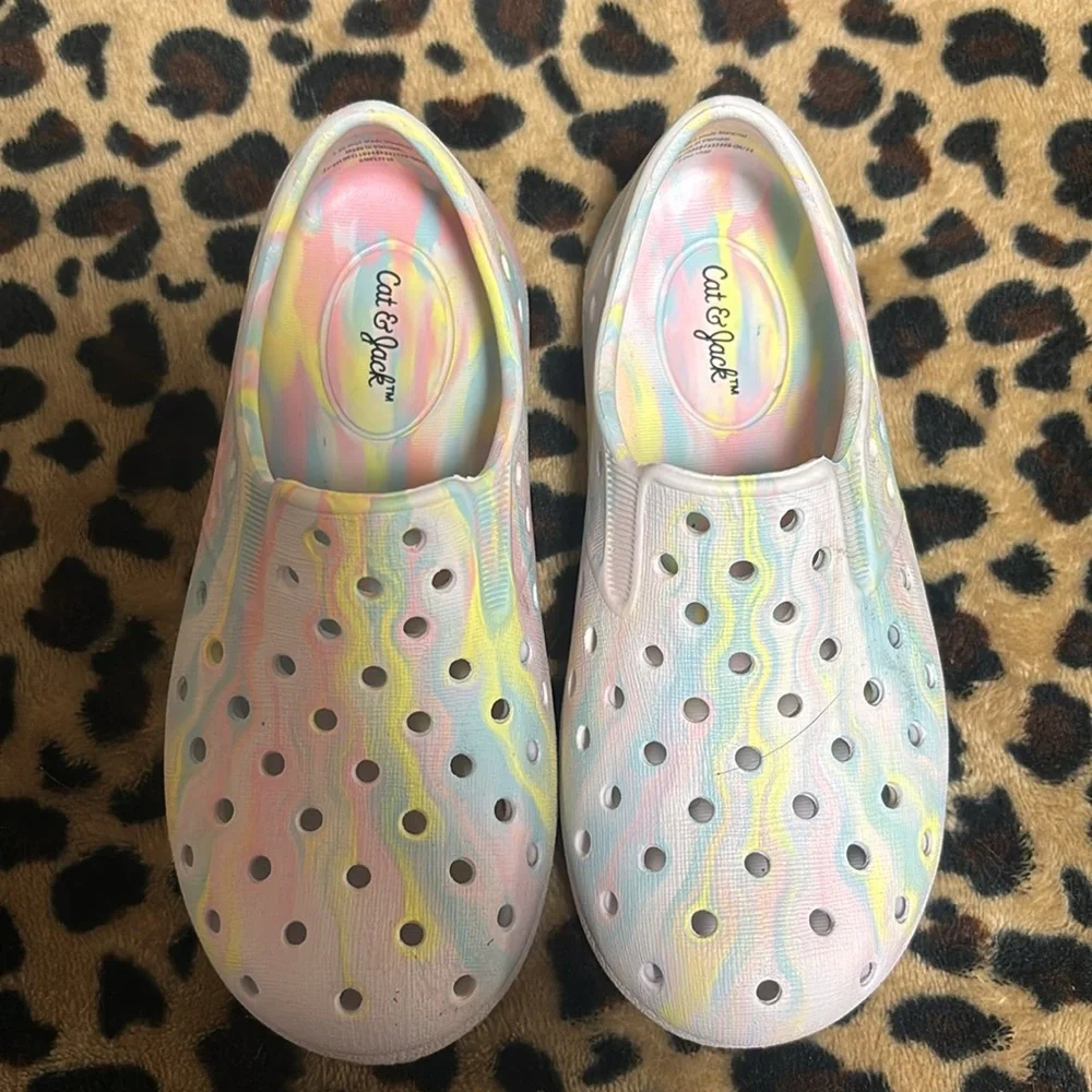 Cat & Jack Toddler Girl Size 9 Waterproof Tye Dye Slip On Water Shoes